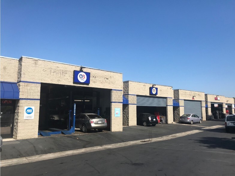 1179 N Escondido Blvd, Escondido, CA à louer - Photo du bâtiment - Image 3 de 8