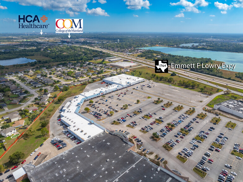 9300 Emmett F Lowry Expy, Texas City, TX for lease - Building Photo - Image 1 of 22