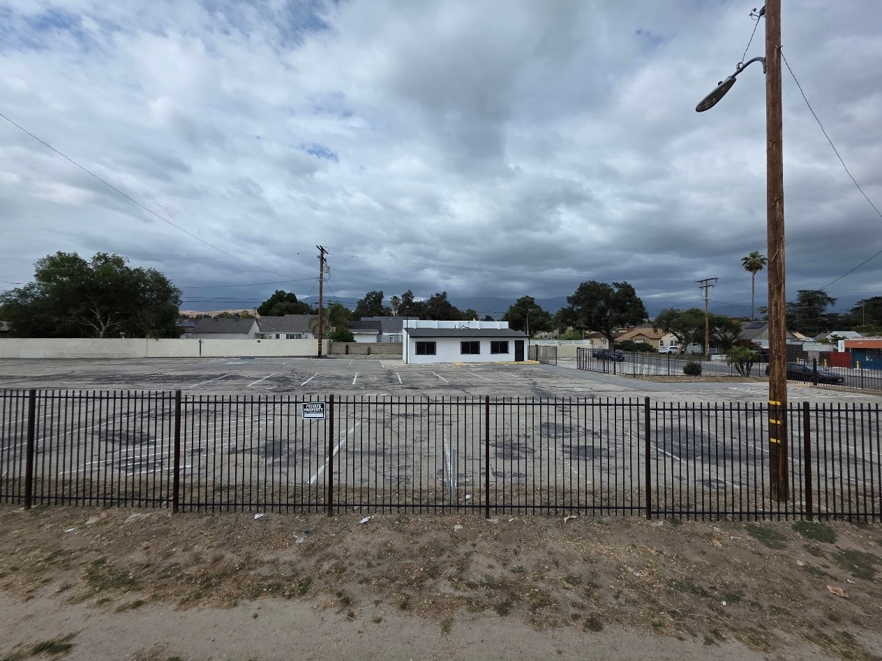1208 W Highland Ave, San Bernardino, CA for lease Building Photo- Image 1 of 15