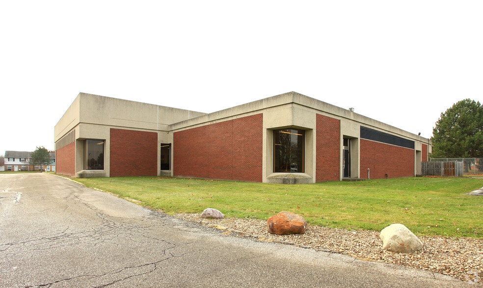 16625 Granite Rd, Maple Heights, OH for sale - Building Photo - Image 3 of 5