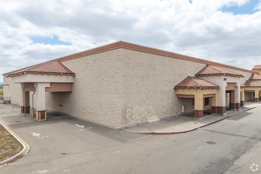 8310 Limonite Ave, Riverside, CA à louer - Photo du bâtiment - Image 3 de 6