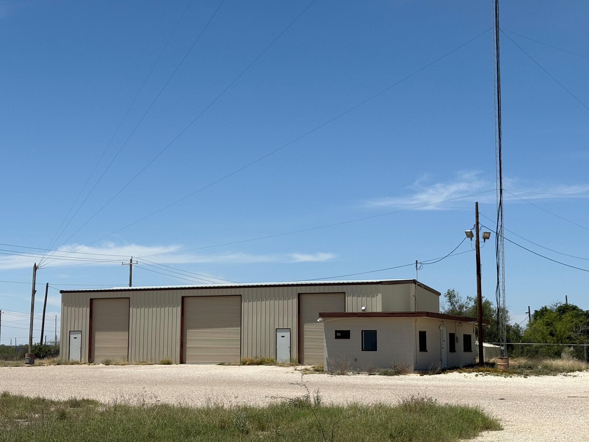 4271 Veterans Blvd, Del Rio, TX for lease Building Photo- Image 1 of 10