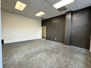 315 W James St, Lancaster, PA for lease Interior Photo- Image 2 of 15