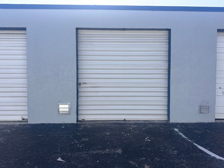 5614 NW 8th St, Margate, FL for lease - Building Photo - Image 2 of 5