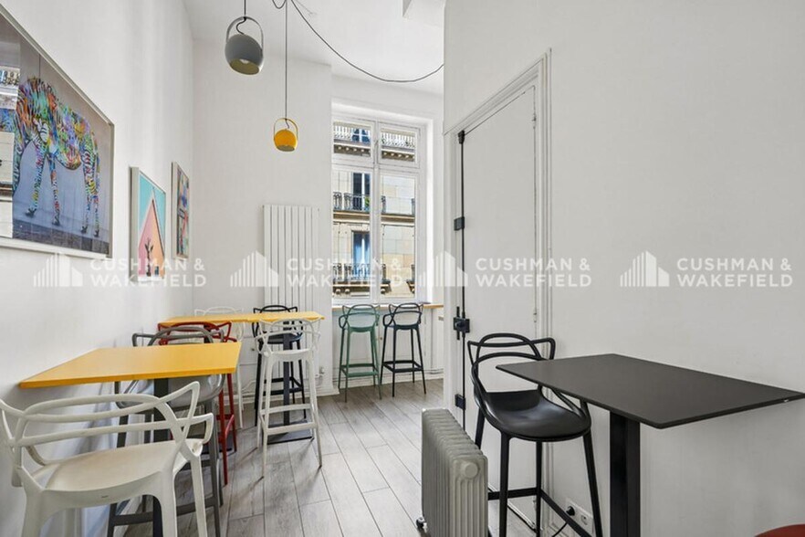 4 Avenue Hoche, Paris for sale - Interior Photo - Image 2 of 15