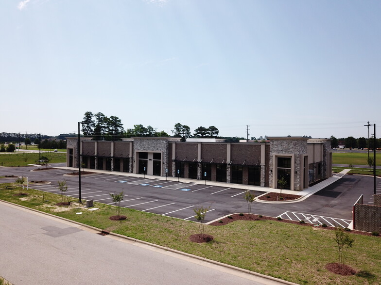 2951 Town Center Dr, Fayetteville, NC for lease - Building Photo - Image 2 of 13