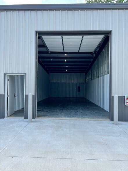 660 NE US Highway 24, Topeka, KS à louer - Photo du bâtiment - Image 2 de 10