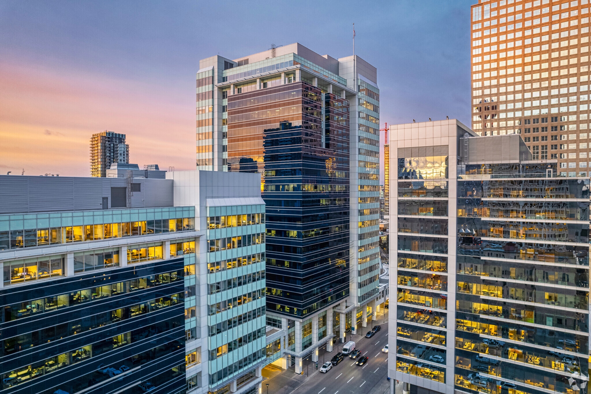 215 9th Ave SW, Calgary, AB for lease Primary Photo- Image 1 of 10