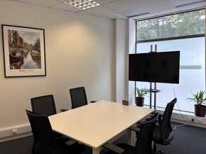 180-186 Kings Cross Rd, Londres à louer Photo intérieure- Image 1 de 2