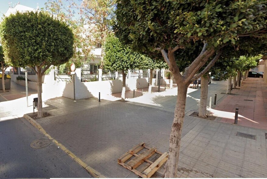 Commerce de détail dans El Ejido, Almería à louer - Photo du bâtiment - Image 2 de 5