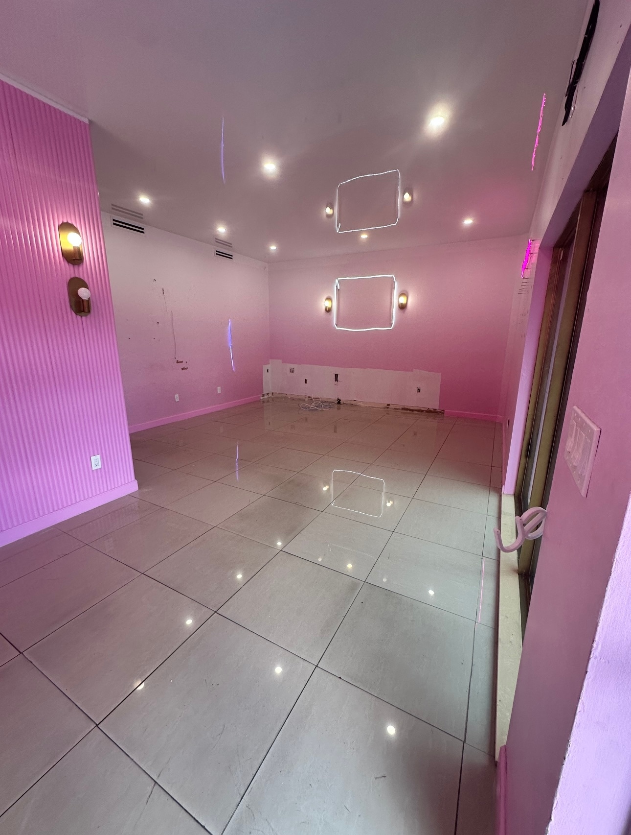 7738-7853 NW 44th St, Lauderhill, FL for lease Interior Photo- Image 1 of 5