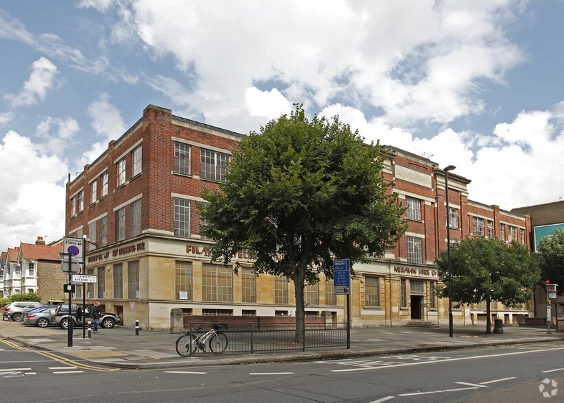 16 The Vale, London for lease - Building Photo - Image 3 of 4