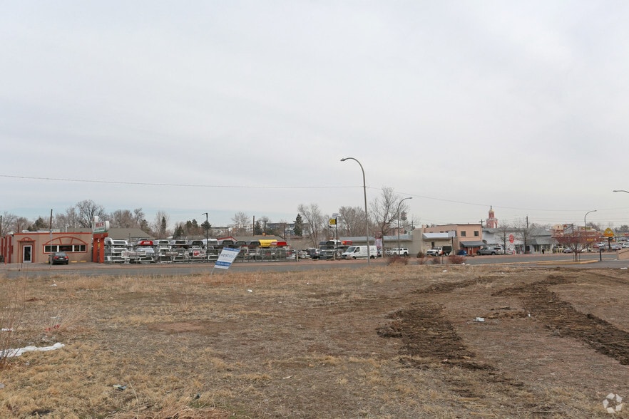 6990 W Colfax Ave, Lakewood, CO à vendre - Photo du bâtiment - Image 2 de 24