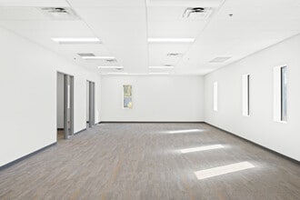 2837 W Louise Dr, Phoenix, AZ for sale Interior Photo- Image 2 of 8