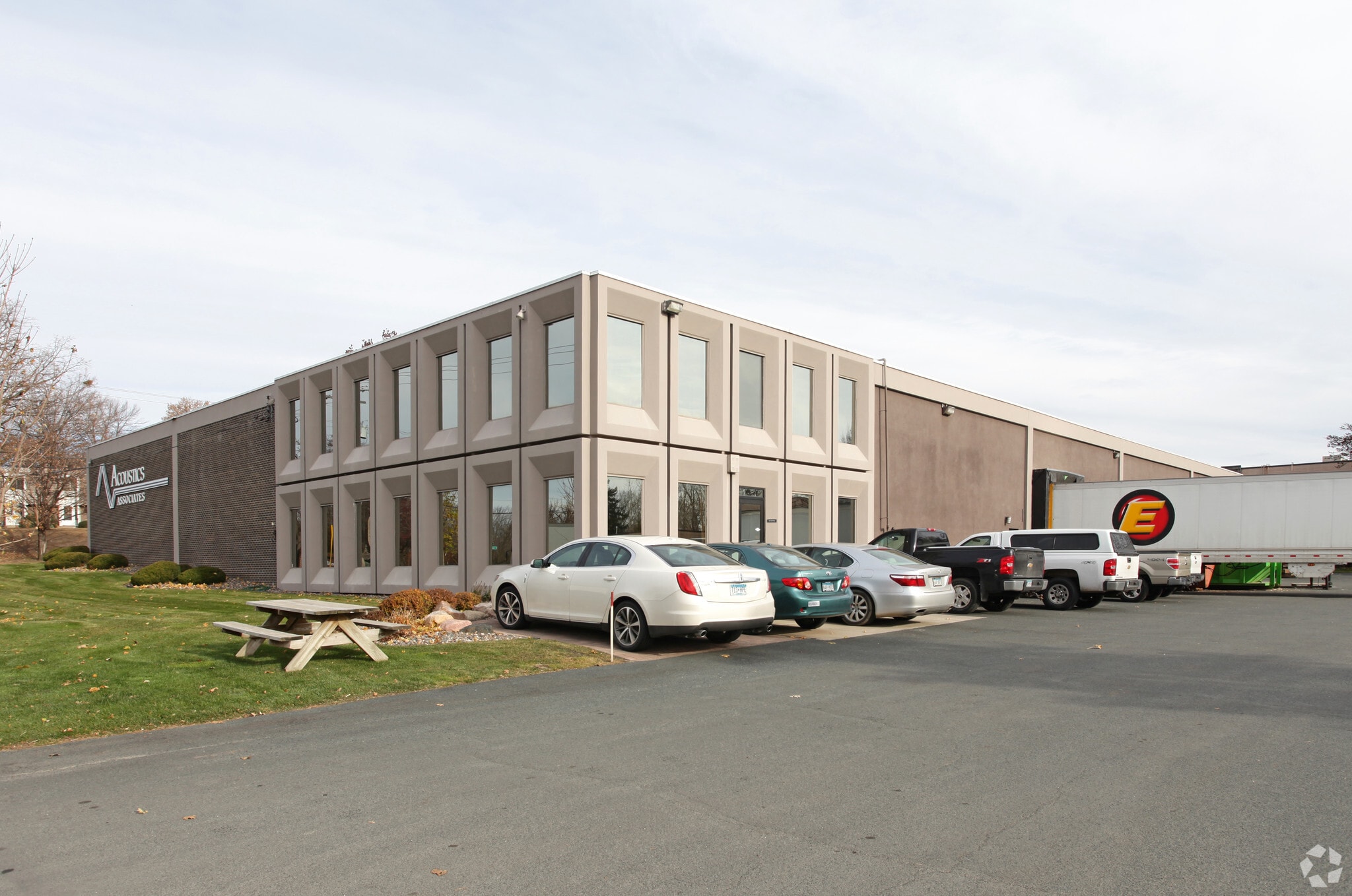1250 N Zane Ave, Golden Valley, MN for sale Primary Photo- Image 1 of 16