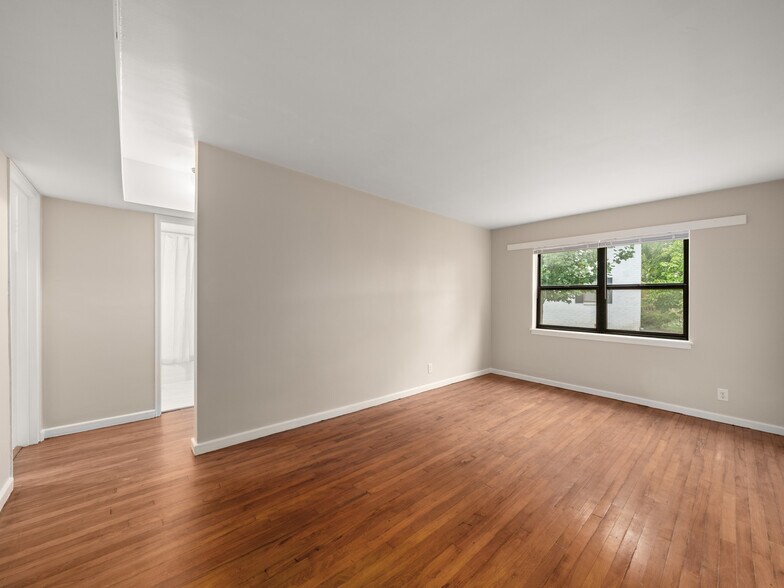 615 Biltmore Ave, Asheville, NC à vendre - Photo du bâtiment - Image 2 de 33