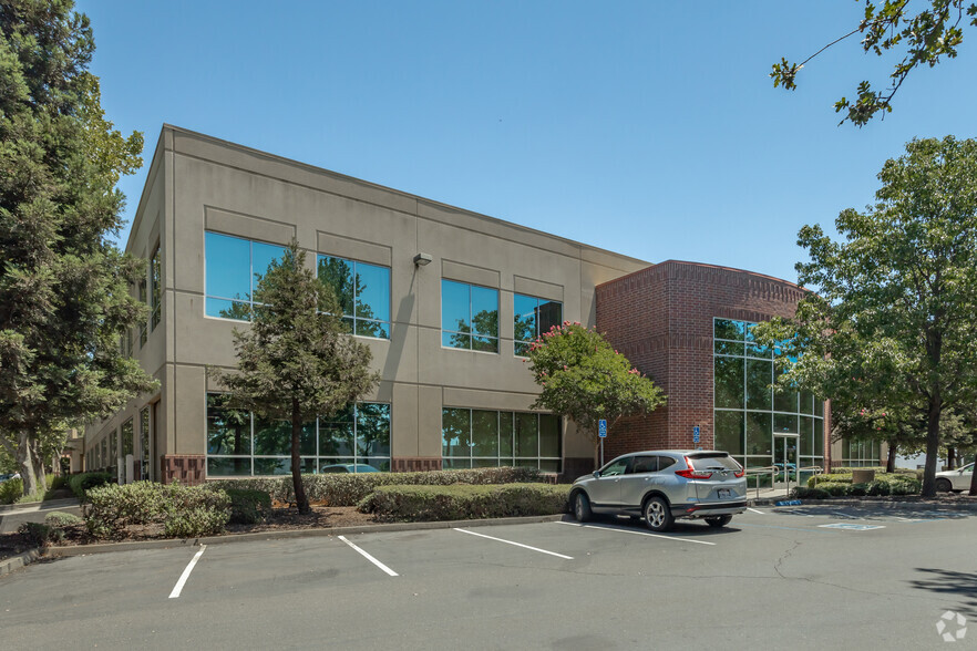 9821 Business Park Dr, Sacramento, CA for lease - Building Photo - Image 2 of 5