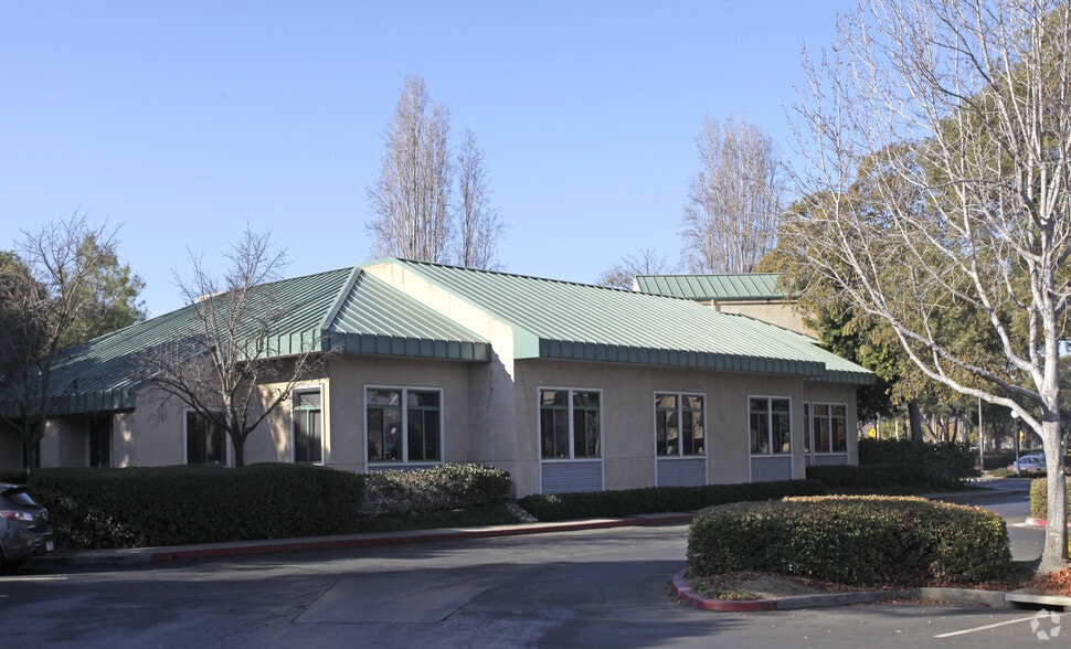 1000 Marina Village Pky, Alameda, CA for lease - Building Photo - Image 2 of 6