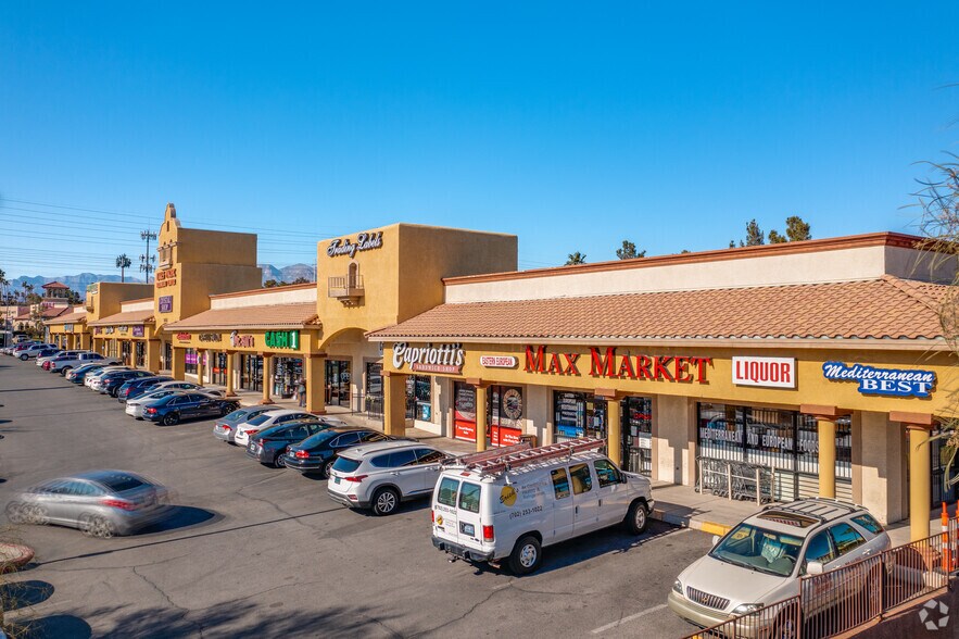 8450 W Sahara Ave, Las Vegas, NV à louer - Photo du bâtiment - Image 2 de 5