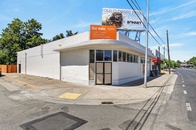 More details for 3930 Broadway, Sacramento, CA - Retail for Sale