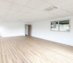 124 Rue Salvador Allendé, Bezons for lease Interior Photo- Image 2 of 8