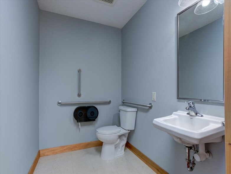 N6387 Hwy 25, Durand, WI for sale - Interior Photo - Image 2 of 12
