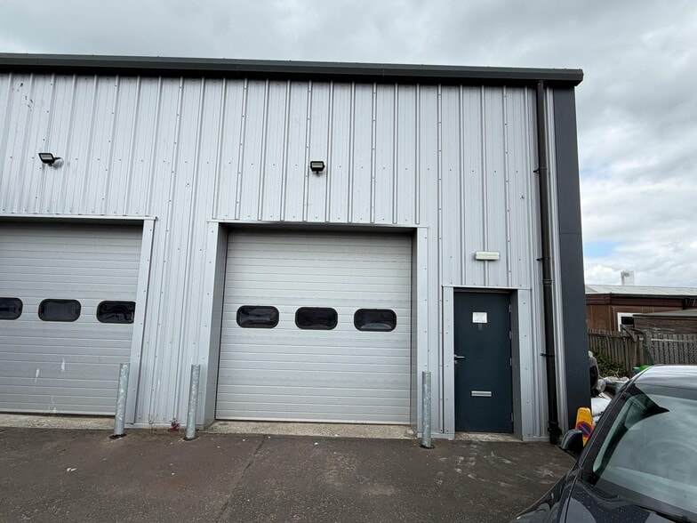 15 Whitehouse Rd, Stirling for lease - Building Photo - Image 2 of 6