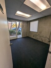6255 McLeod Dr, Las Vegas, NV for lease Building Photo- Image 2 of 9