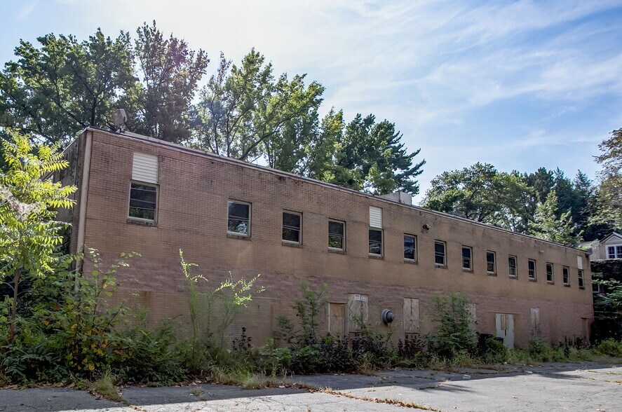 1026 N Douglas, Belleville, IL à vendre - Photo du bâtiment - Image 3 de 4