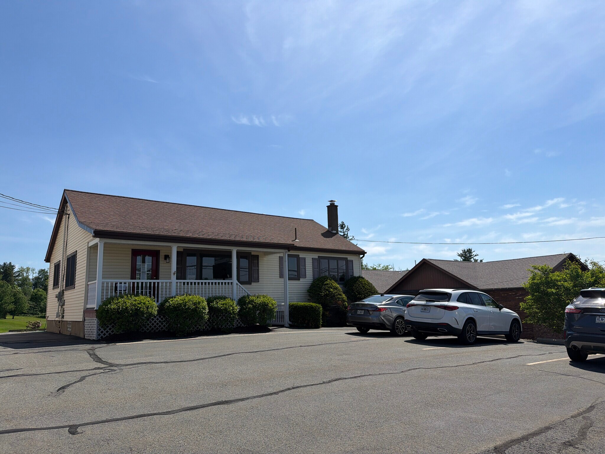 610 Hamlin Hwy, Lake Ariel, PA à vendre Photo principale- Image 1 de 34