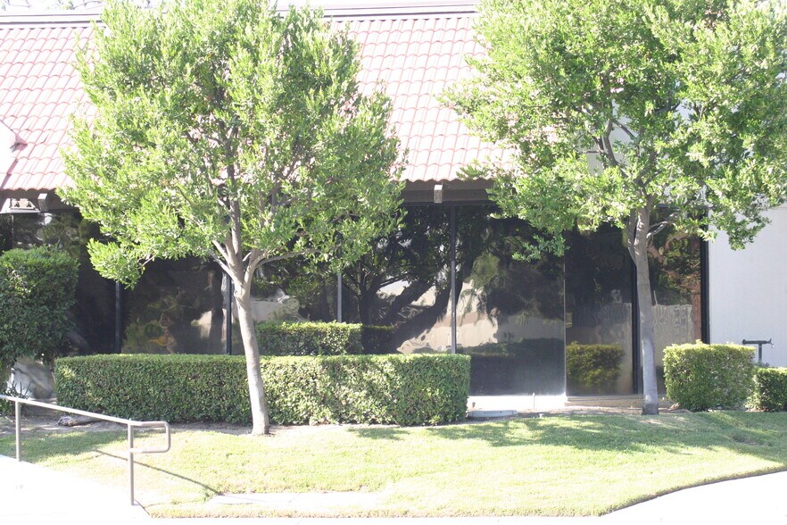 5301 Office Park Dr, Bakersfield, CA à louer - Photo du bâtiment - Image 2 de 15