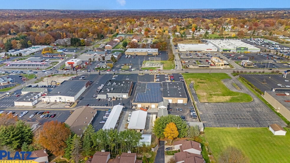 615 Boardman Canfield Rd, Youngstown, OH à louer - Photo du bâtiment - Image 2 de 8