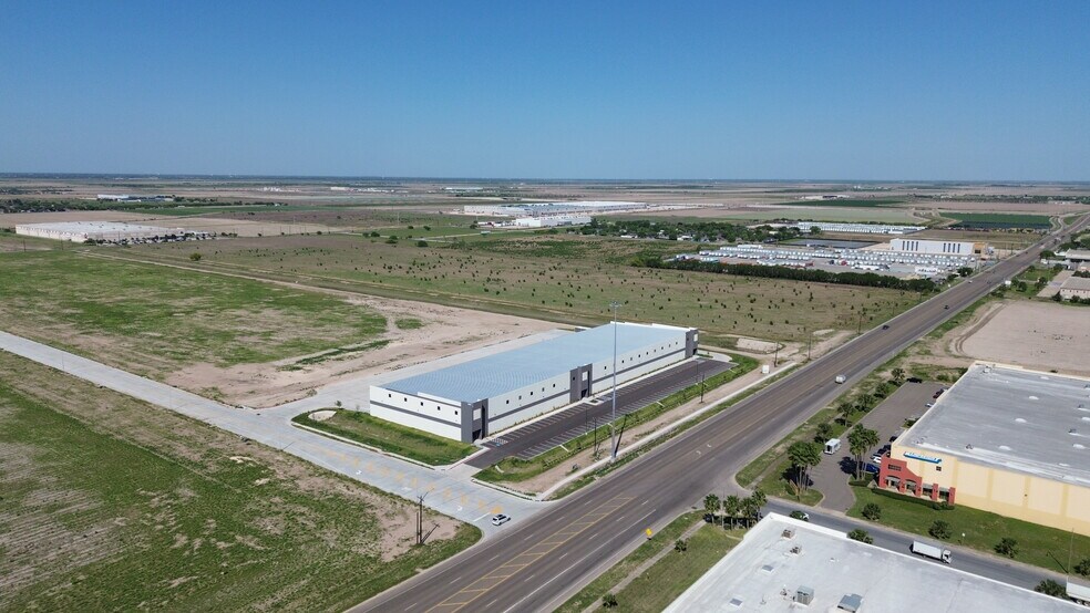 890 Military Highway, Pharr, TX à louer - Photo du bâtiment - Image 2 de 13