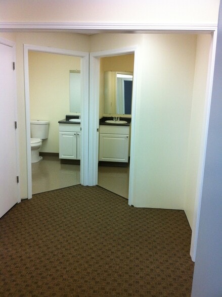 205B Terrace Ave, Huntington, WV for sale - Interior Photo - Image 2 of 14