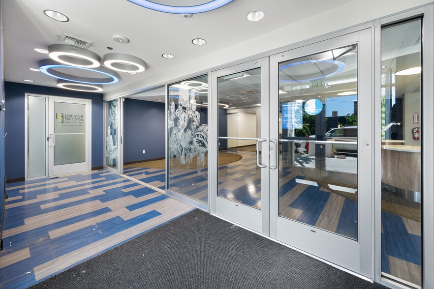 1385-1395 N Virginia St, Reno, NV for lease - Building Photo - Image 2 of 9