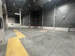 Flex in Aix-en-Provence for lease Interior Photo- Image 2 of 6