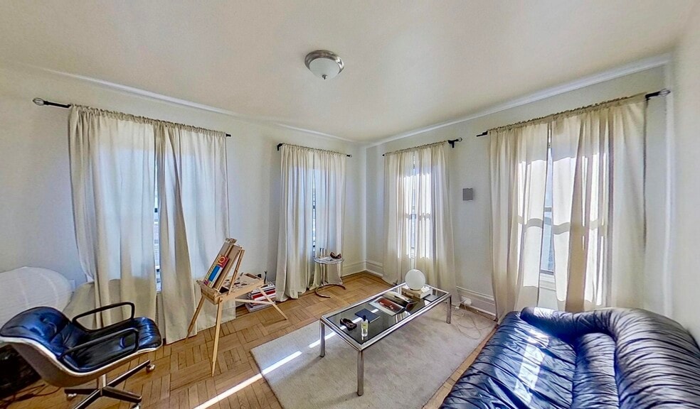 55-19 Metropolitan Ave, Ridgewood, NY à vendre - Photo intérieure - Image 3 de 13