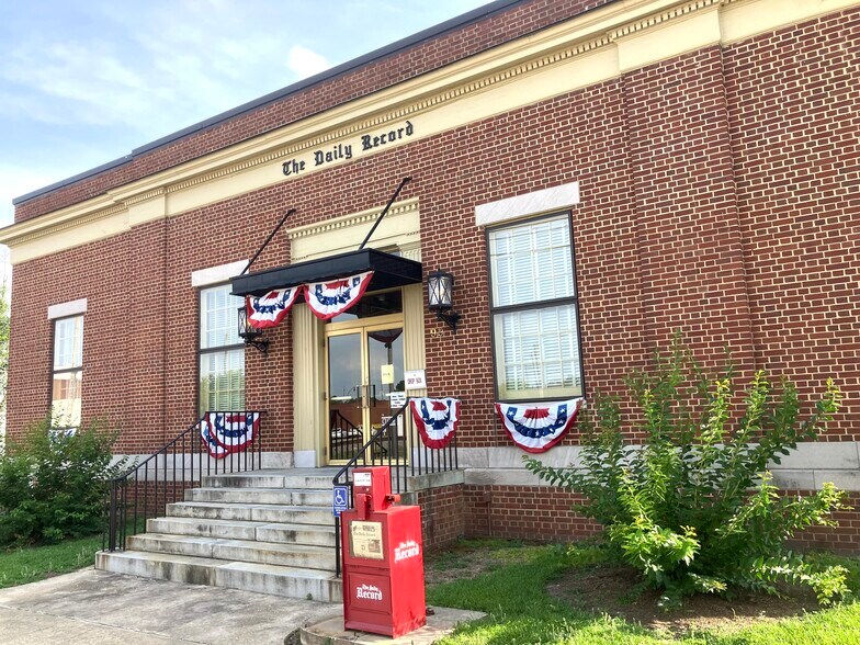 99 W Broad St, Dunn, NC à vendre - Photo du bâtiment - Image 2 de 13