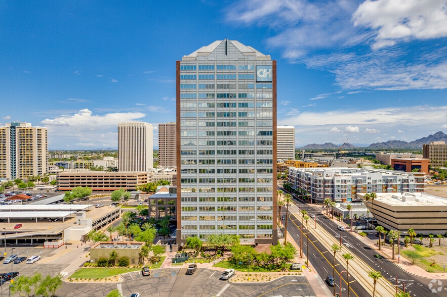 3550 N Central Ave, Phoenix, AZ à louer - Photo du bâtiment - Image 3 de 6