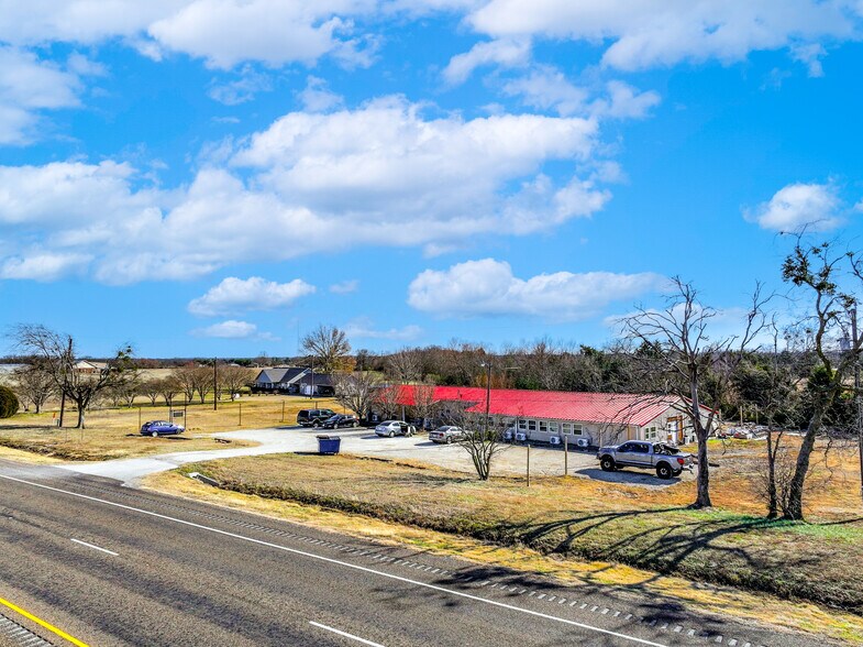 3402 Goodnight Blvd, Wills Point, TX à vendre - Photo du bâtiment - Image 1 de 22