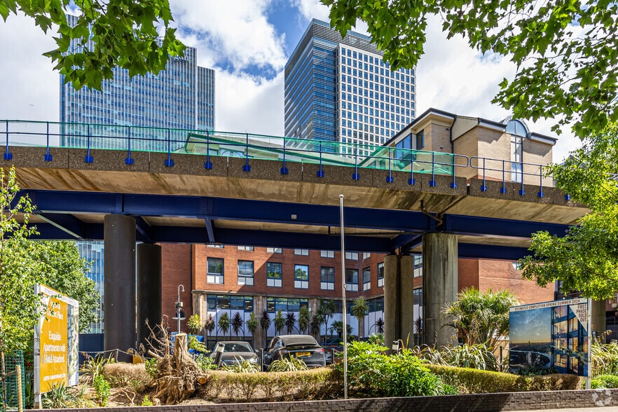 Admirals Way, Londres à louer - Photo principale - Image 1 de 3