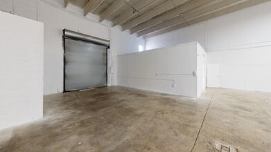14000-14048 SW 140th St, Miami, FL à louer Numérisation 3D de Matterport- Image 1 de 7