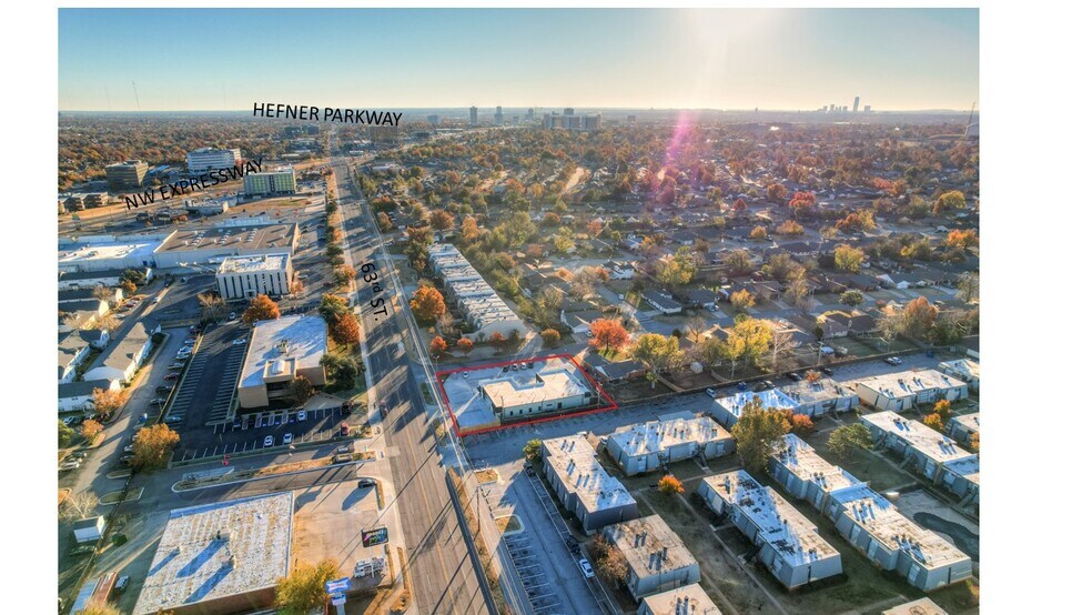 4400 NW 63rd St, Oklahoma City, OK à louer - Photo du bâtiment - Image 3 de 3