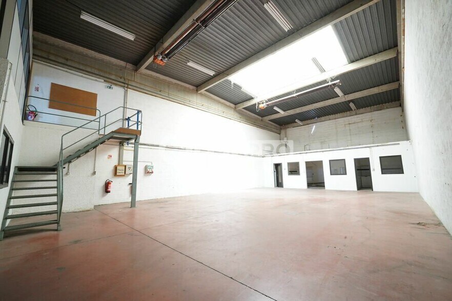 200 Rue Léon Blum, Villeurbanne for lease - Interior Photo - Image 3 of 9
