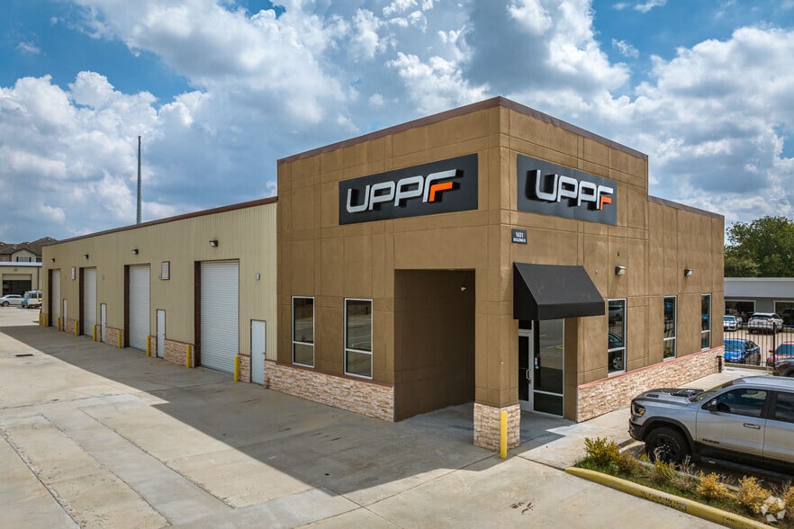 1631 Highway 6 S, Houston, TX à louer - Photo principale - Image 1 de 30