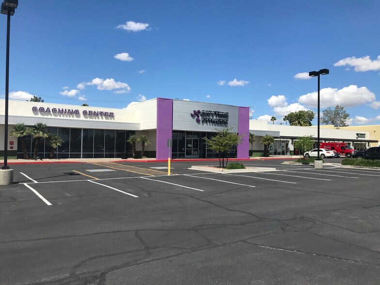 2240 N Scottsdale Rd, Tempe, AZ à louer - Photo du bâtiment - Image 3 de 17