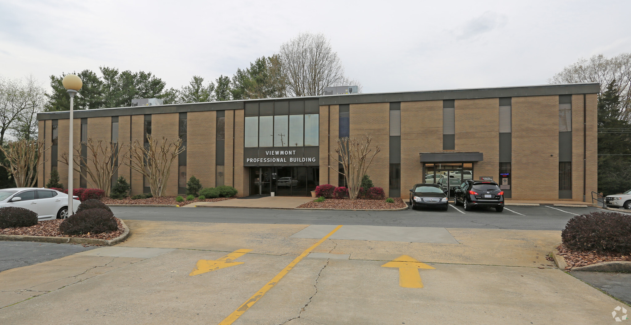 1015 2nd St NE, Hickory, NC for sale Primary Photo- Image 1 of 1