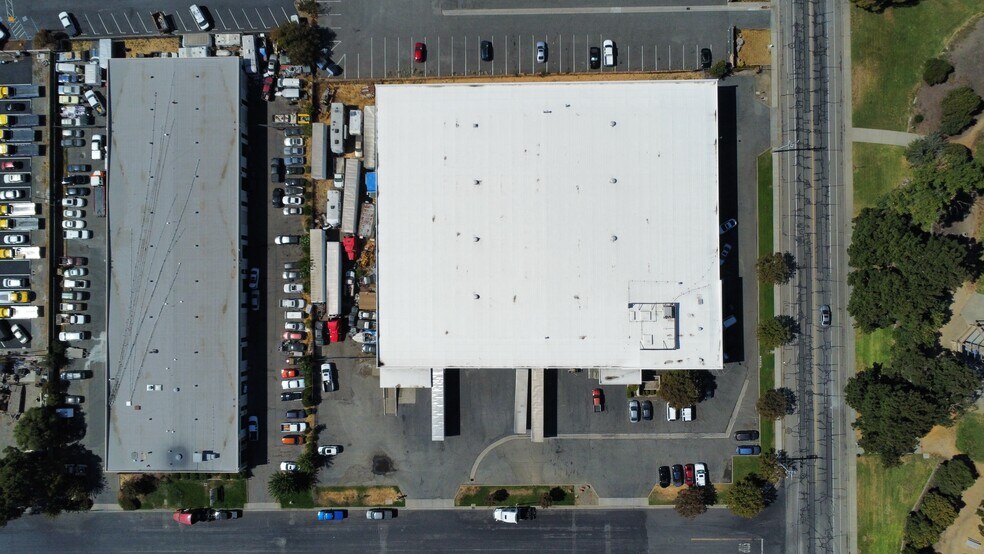 1801 Woolner Ave, Fairfield, CA à vendre - Photo du bâtiment - Image 3 de 7