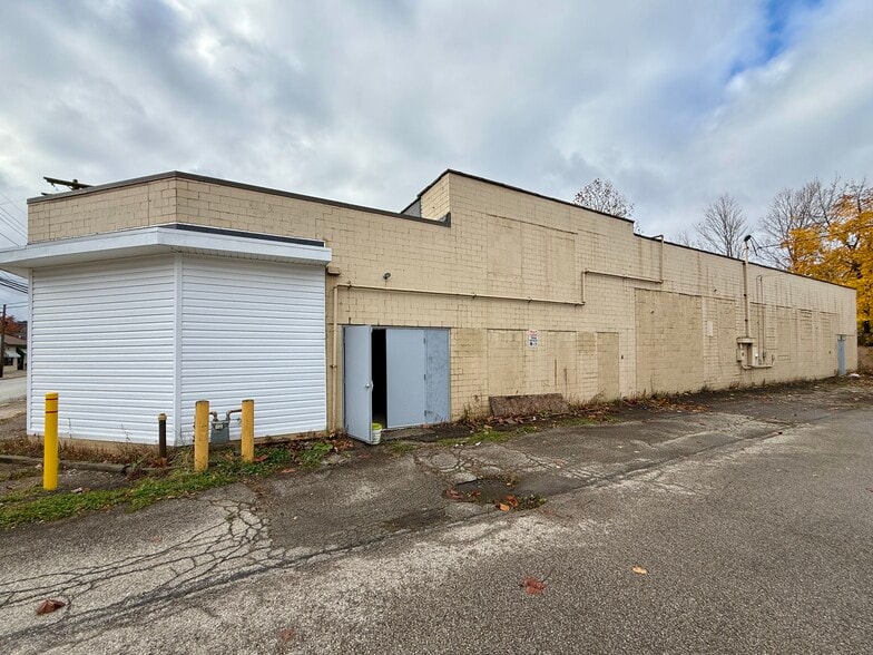 421-427 Freeport St, New Kensington, PA for sale - Building Photo - Image 1 of 6