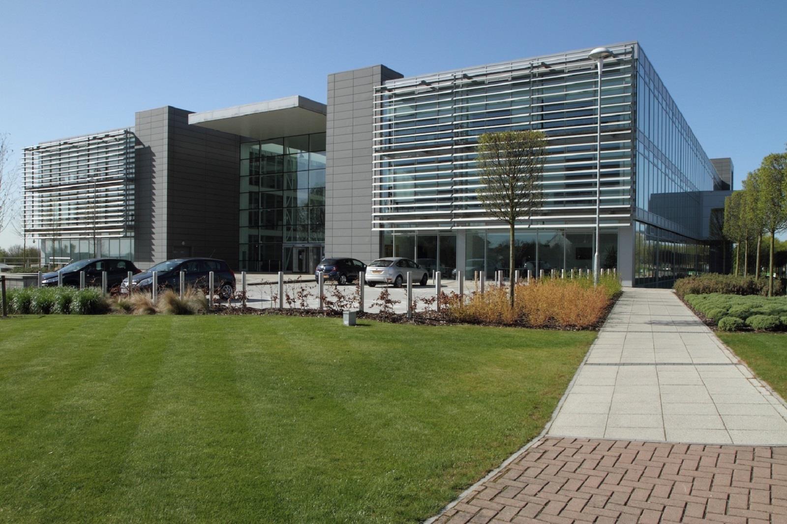 Park Ave, Almondsbury for lease Primary Photo- Image 1 of 8